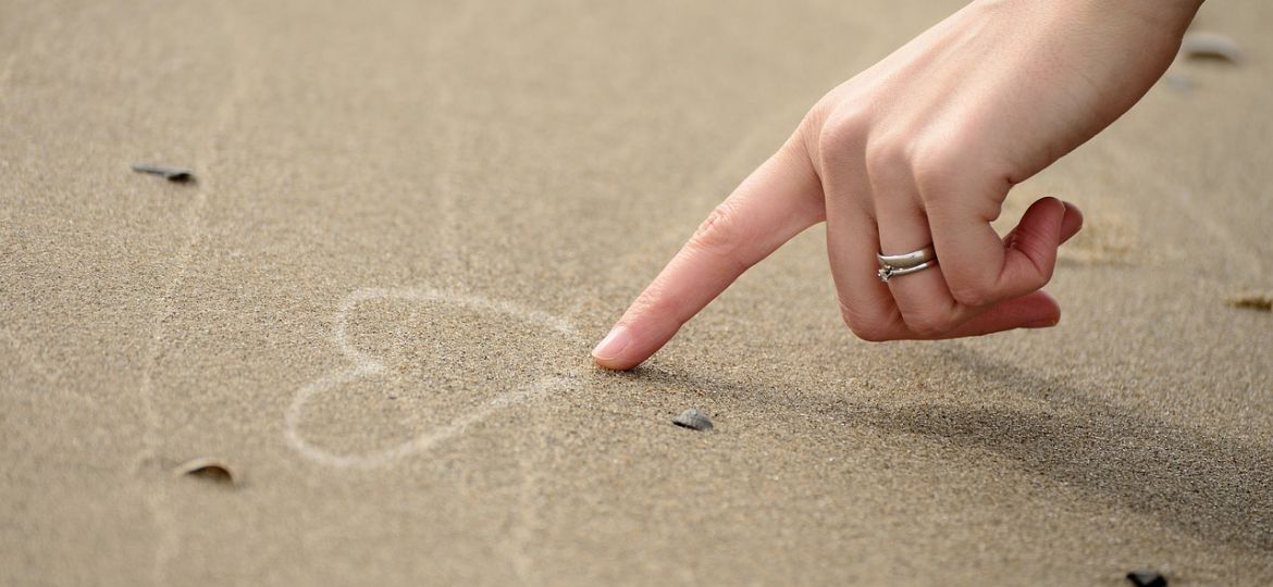 hand-4752642_1280